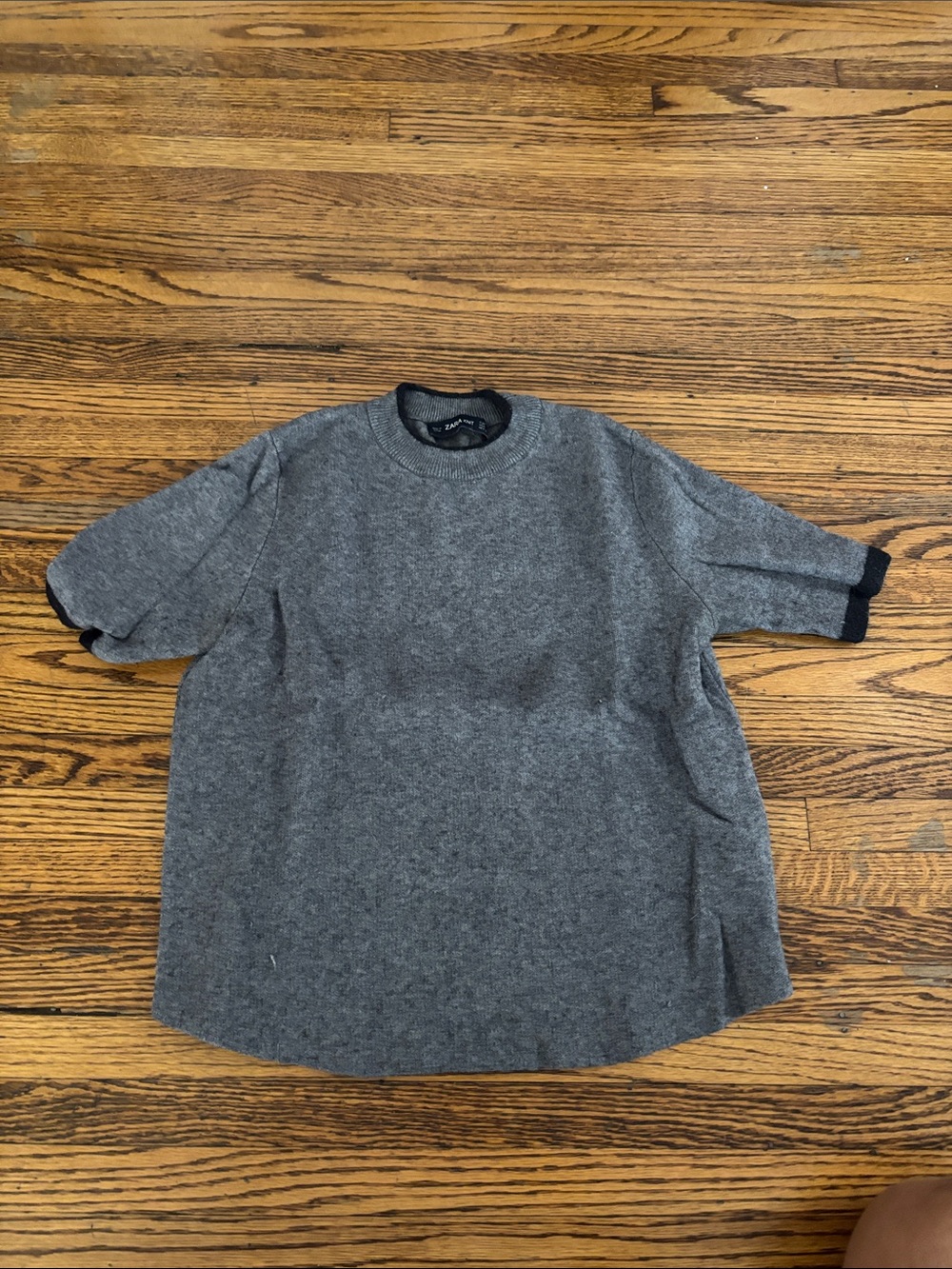 Zara Gray Short Sleeve Sweater Top with Black Trim